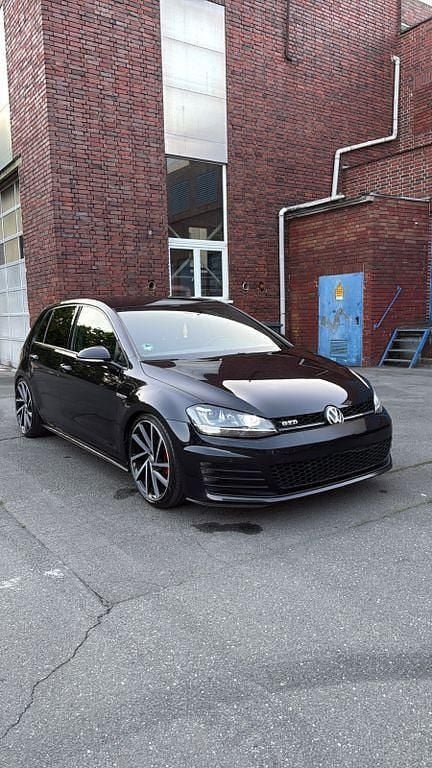Schwarz Gebraucht 2016 VW Golf VII GTD Limousine | 15.500 € (Fairer Preis) - Bild 1/4