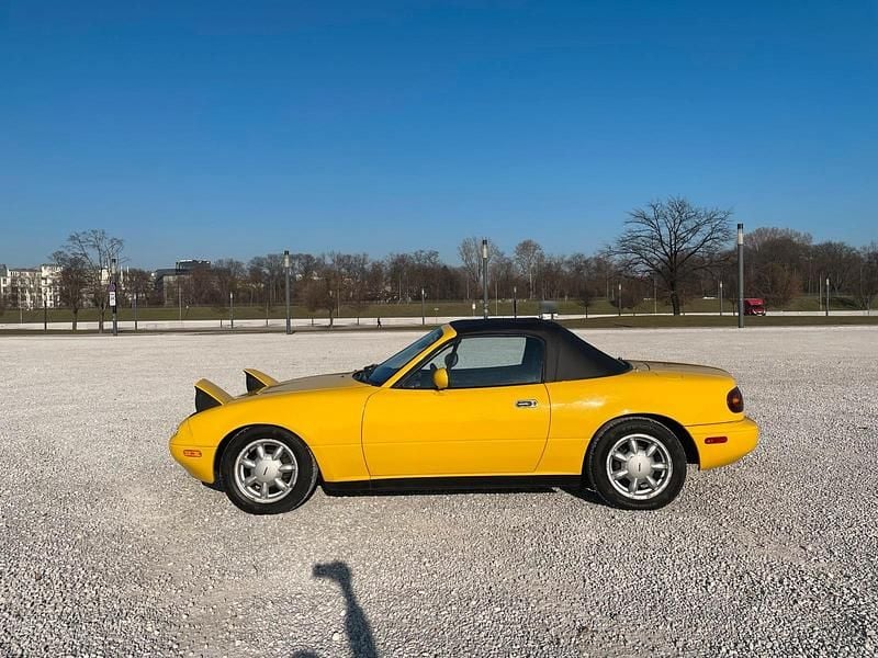 Gebraucht Mazda MX5 116 PS (85 kW) 1992 Gelb Cabrio