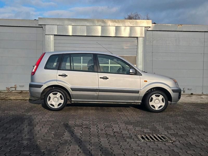 Silber Gebraucht 2006 Ford Fusion Kombi | 2.600 € (Fairer Preis) - Bild 1/4