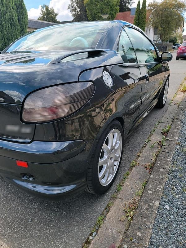 Gebraucht Peugeot 206 CC 109 PS (80 kW) 2005 Schwarz Cabrio