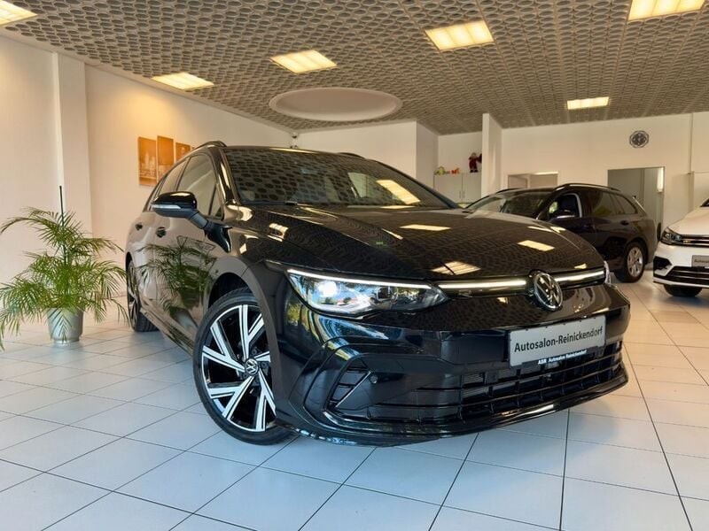 Deep black Gebraucht 2024 VW Golf VIII R-line Kombi | 25.980 € (Superpreis) - Bild 1/4
