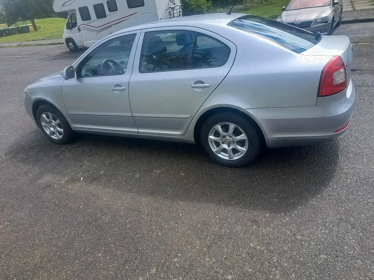 Gebraucht Skoda Octavia 160 PS (117 kW) 2010 Grau Limousine