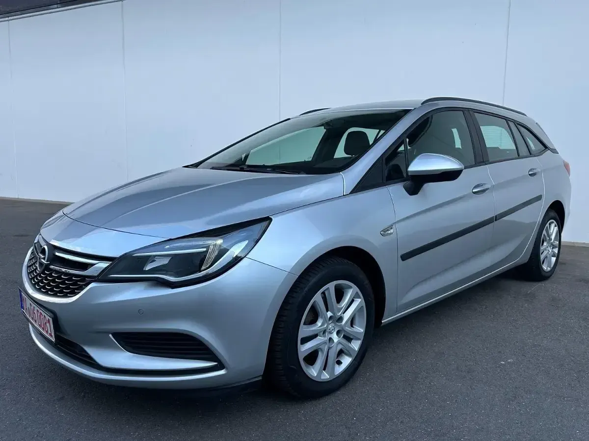Gebraucht Opel Astra Edition 110 PS (80 kW) 2019 Silber Kombi