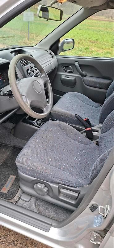 Gebraucht Suzuki Ignis 83 PS (61 kW) 2002 Silber Kleinwagen