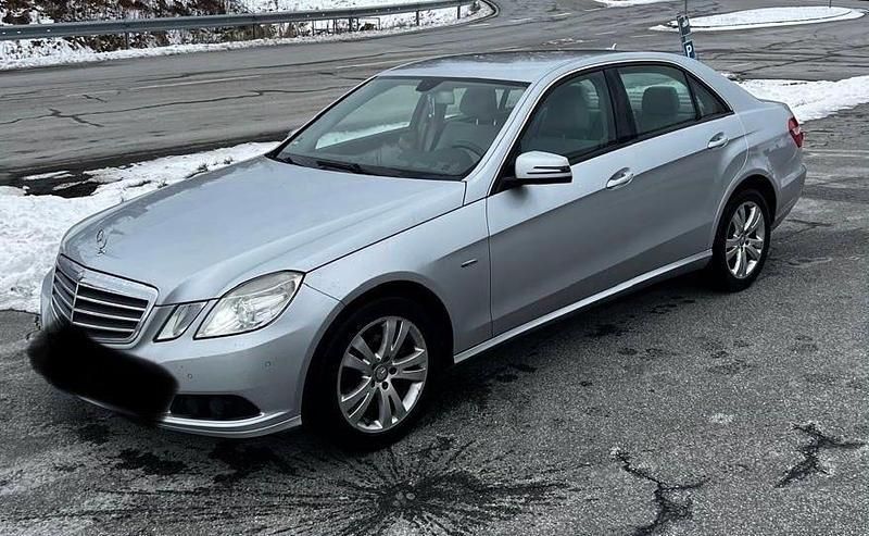 Gebraucht 2009 Mercedes E220 Limousine | 7.550 € - Bild 1/4