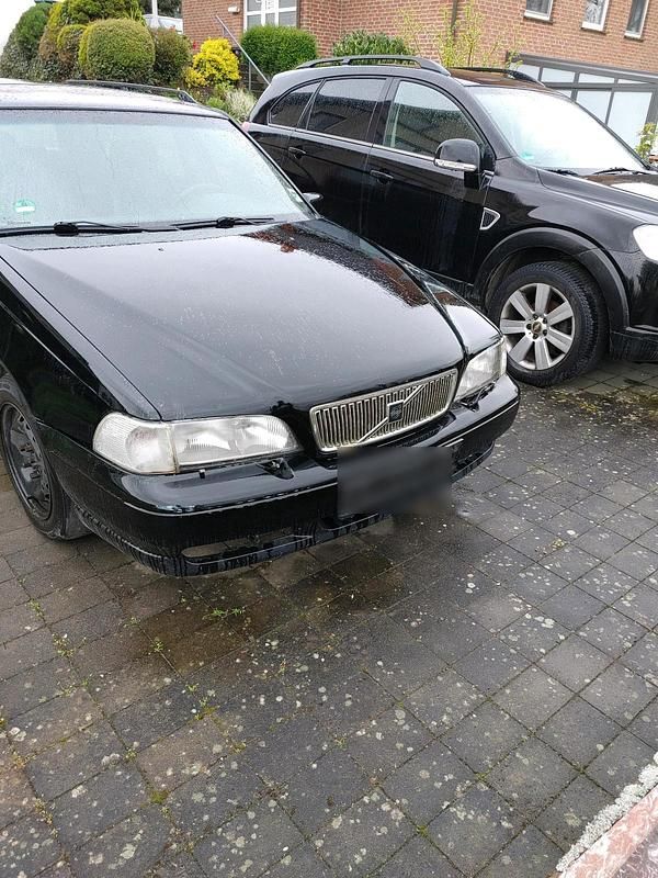 Gebraucht Volvo V70 145 PS (106 kW) 1998 Schwarz Kombi