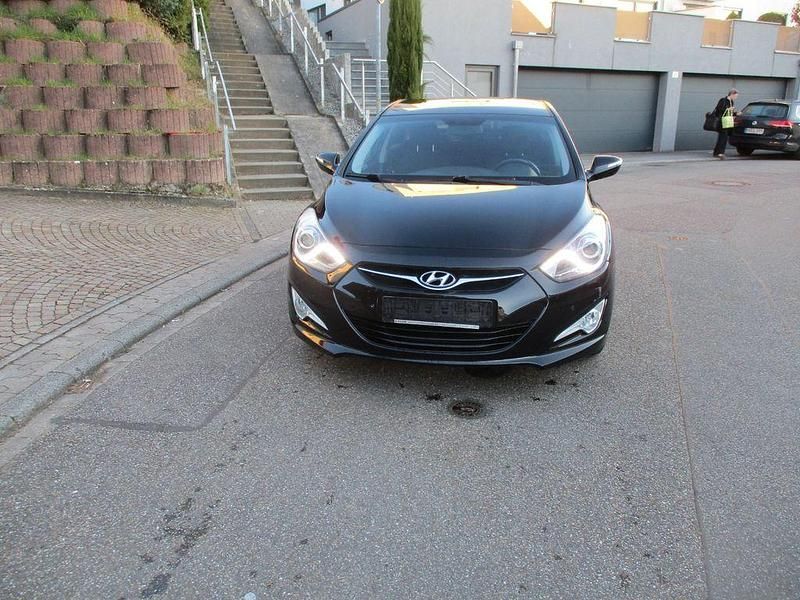 Gebraucht Hyundai i40 Style 178 PS (130 kW) 2012 Schwarz Limousine