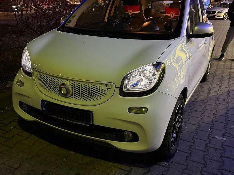 Gebraucht Smart ForFour Prime 71 PS (52 kW) 2017 Weiß Kleinwagen