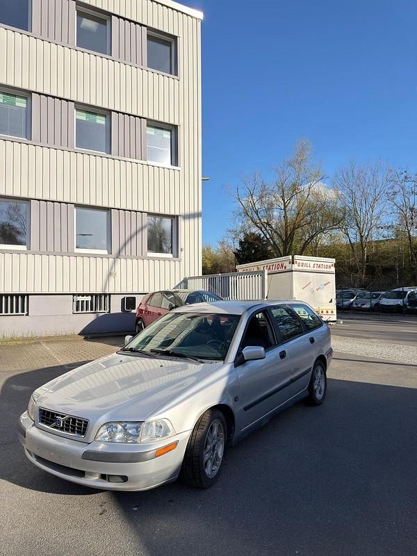 Gebraucht Volvo V40 122 PS (89 kW) 2003 Grau Kombi
