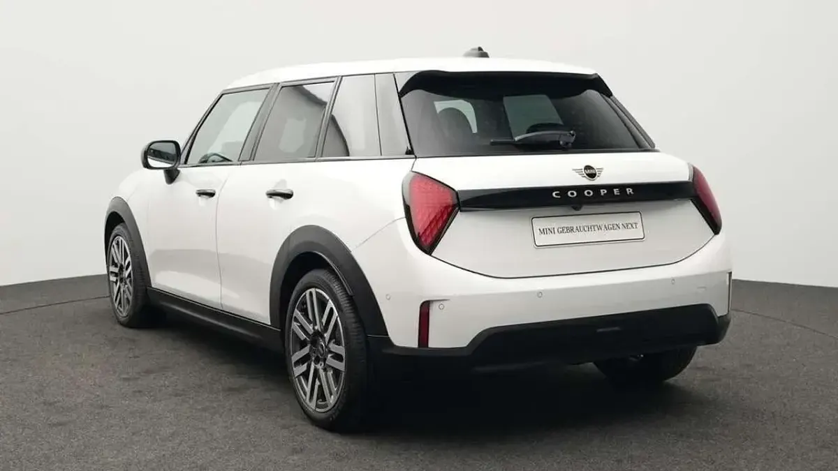 Używany Mini Cooper Classic 114 kW (156 KM) 2025 Biały Hatchback