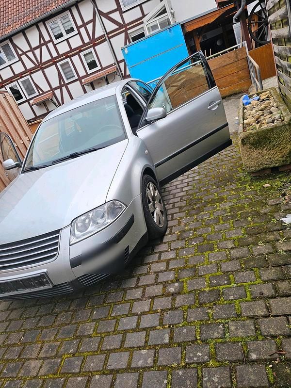 Gebraucht VW Passat 131 PS (96 kW) 2001 Silber Limousine