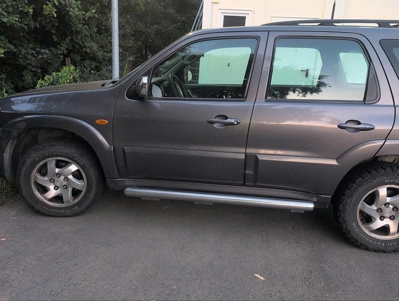 Grau Gebraucht 2004 Mazda Tribute SUV | 1.300 € (Fairer Preis) - Bild 1/1