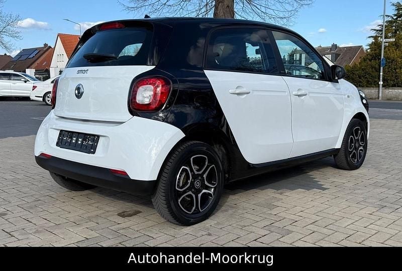 Second-hand Smart ForFour 90 CP (66 kW) 2019 Alb Hatchback
