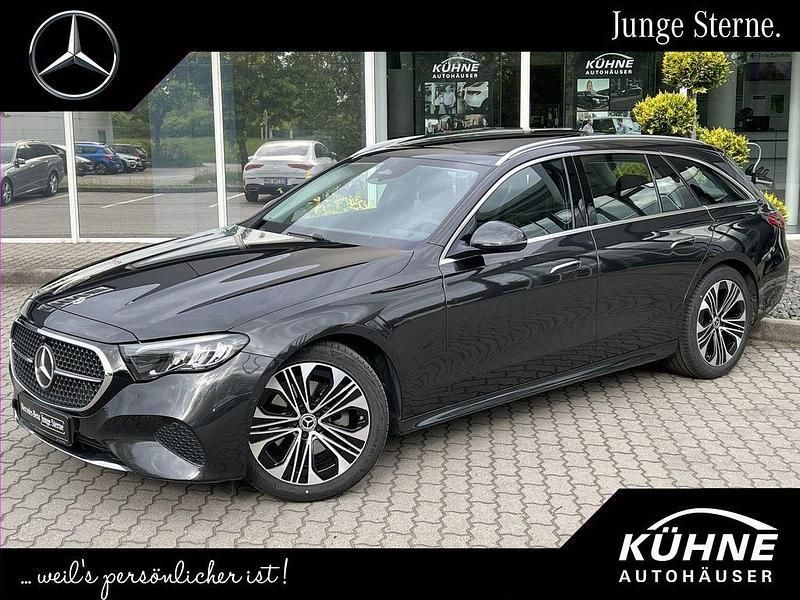 Grau Gebraucht 2024 Mercedes E200 Limousine | 48.480 € (Fairer Preis) - Bild 1/4