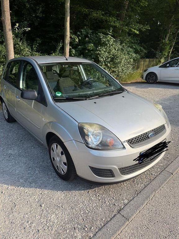 Silber Gebraucht 2007 Ford Fiesta Kleinwagen | 650 € (Superpreis) - Bild 1/4