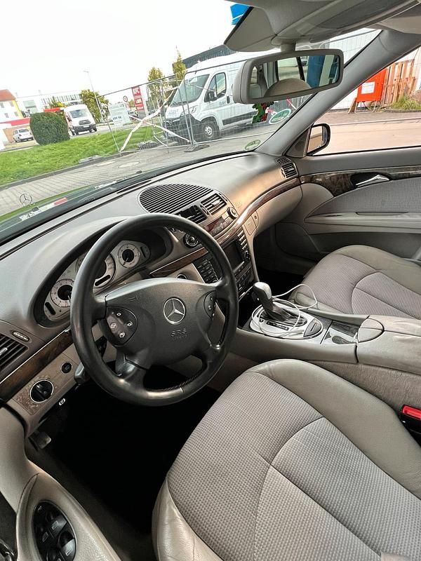 Gebraucht Mercedes E320 204 PS (150 kW) 2003 Schwarz Kombi