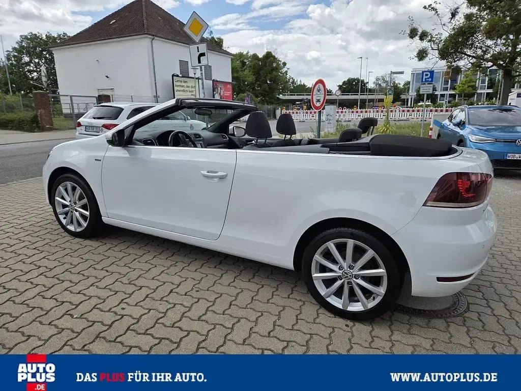 Gebraucht VW Golf Cabriolet LOUNGE 105 PS (77 kW) 2015 Pure white Cabrio