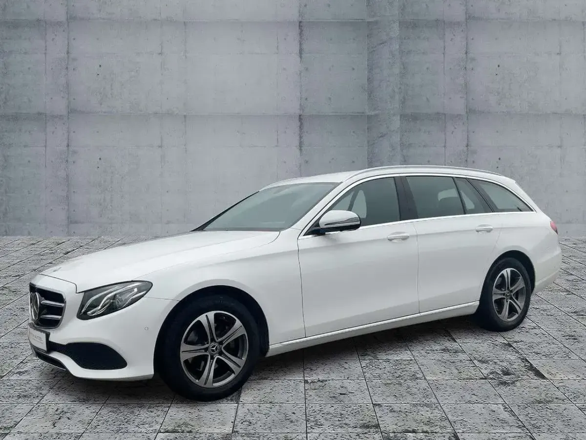 Gebraucht Mercedes E200 Avantgarde 150 PS (110 kW) 2019 Weiß Kombi