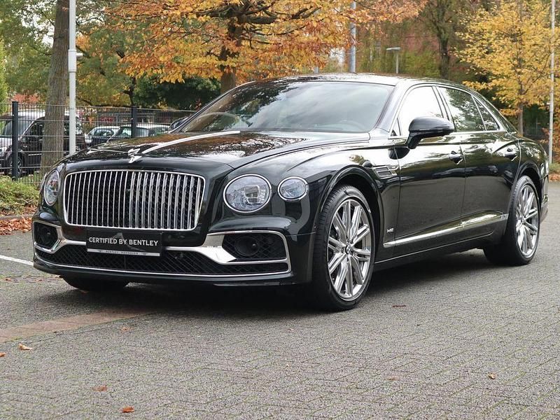 Grün Gebraucht 2022 Bentley Flying Spur Mulliner Limousine | 168.900 € - Bild 1/4