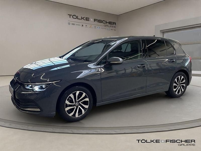 Gebraucht VW Golf VIII Active 150 PS (110 kW) 2023 Delfingrau (metallic) Limousine