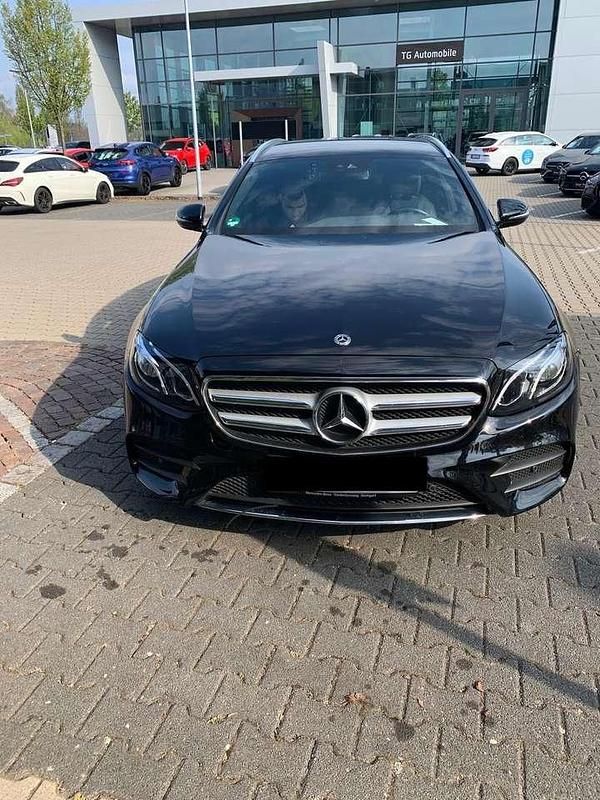 Gebraucht 2020 Mercedes E220 AMG line Kombi | 33.000 € (Fairer Preis) - Bild 1/4