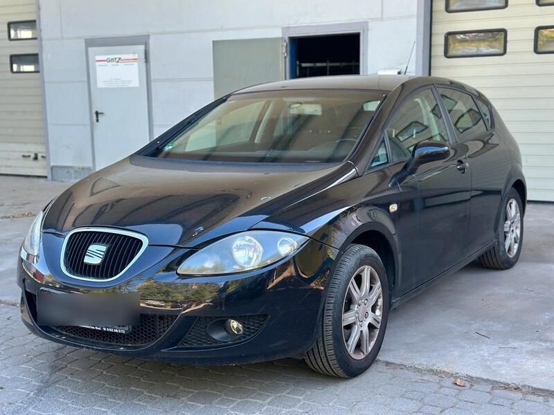 Schwarz Gebraucht 2005 Seat Leon Limousine | 699 € (Guter Preis) - Bild 1/4
