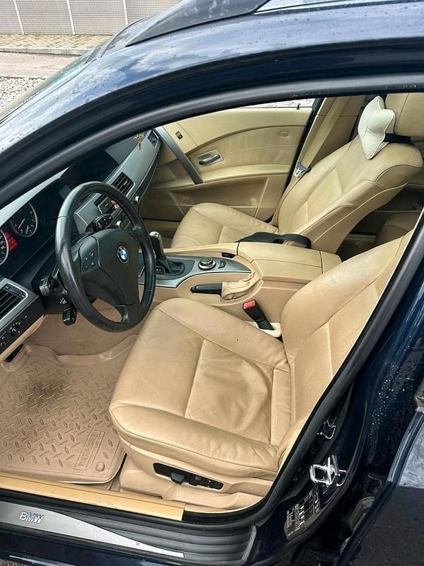 Gebraucht BMW 525 177 PS (130 kW) 2006 Blau Limousine