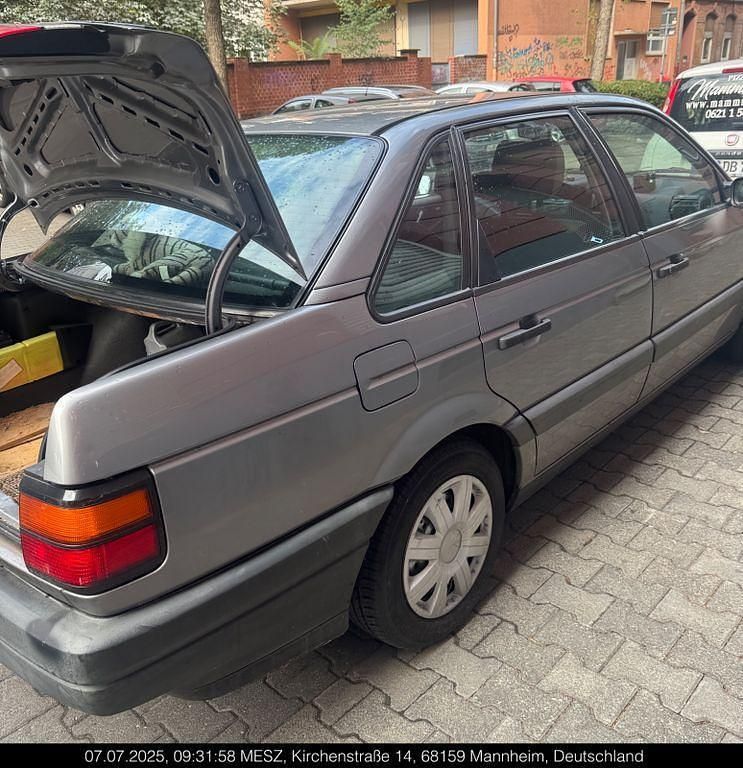Gebraucht VW Passat 90 PS (66 kW) 1992 Grau Limousine