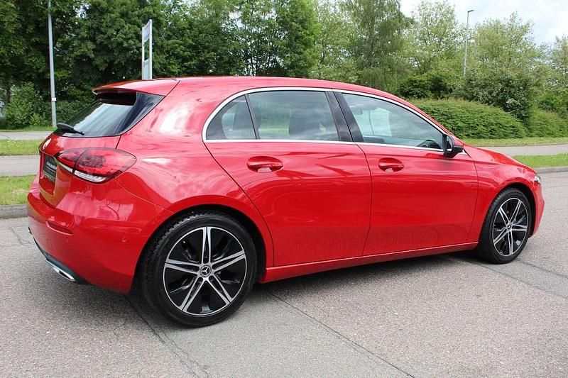 Gebraucht Mercedes A180 Progressive 136 PS (100 kW) 2018 Jupiterrot  unilack Kleinwagen