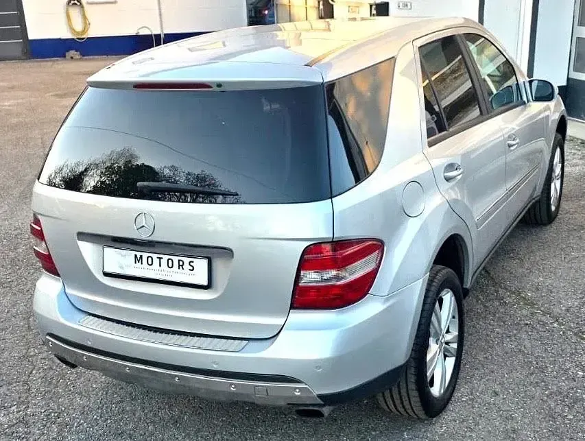Gebraucht Mercedes ML320 224 PS (164 kW) 2005 Silber SUV