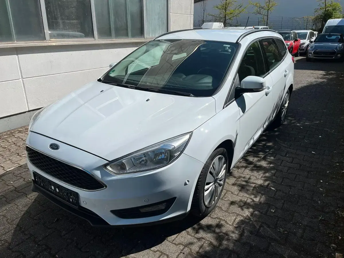 Gebraucht Ford Focus Trend 95 PS (69 kW) 2017 Weiß Kombi