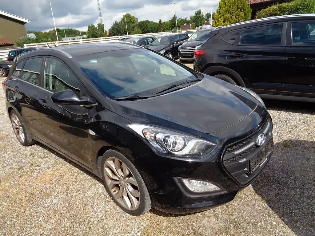 Gebraucht Hyundai i30 Premium 110 PS (80 kW) 2015 Schwarz Kombi