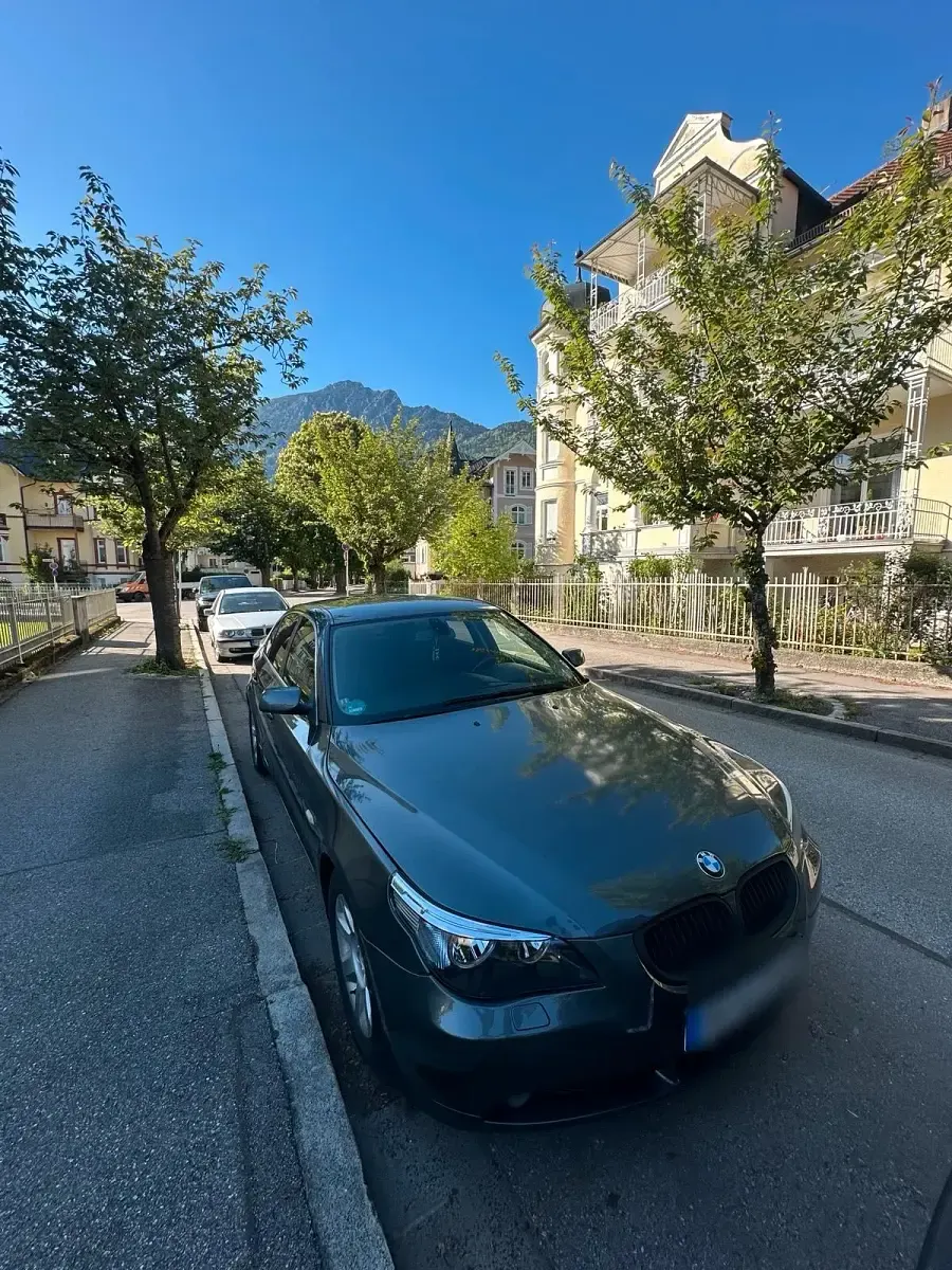 Gebraucht BMW 525 177 PS (130 kW) 2004 Grau Limousine