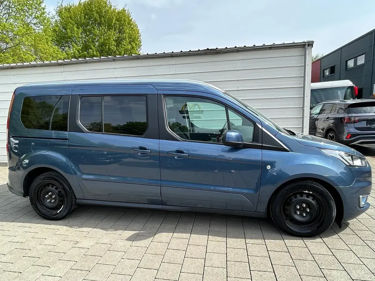 Gebraucht Ford Tourneo Connect Titanium 120 PS (88 kW) 2022 Blau Van / Kleinbus