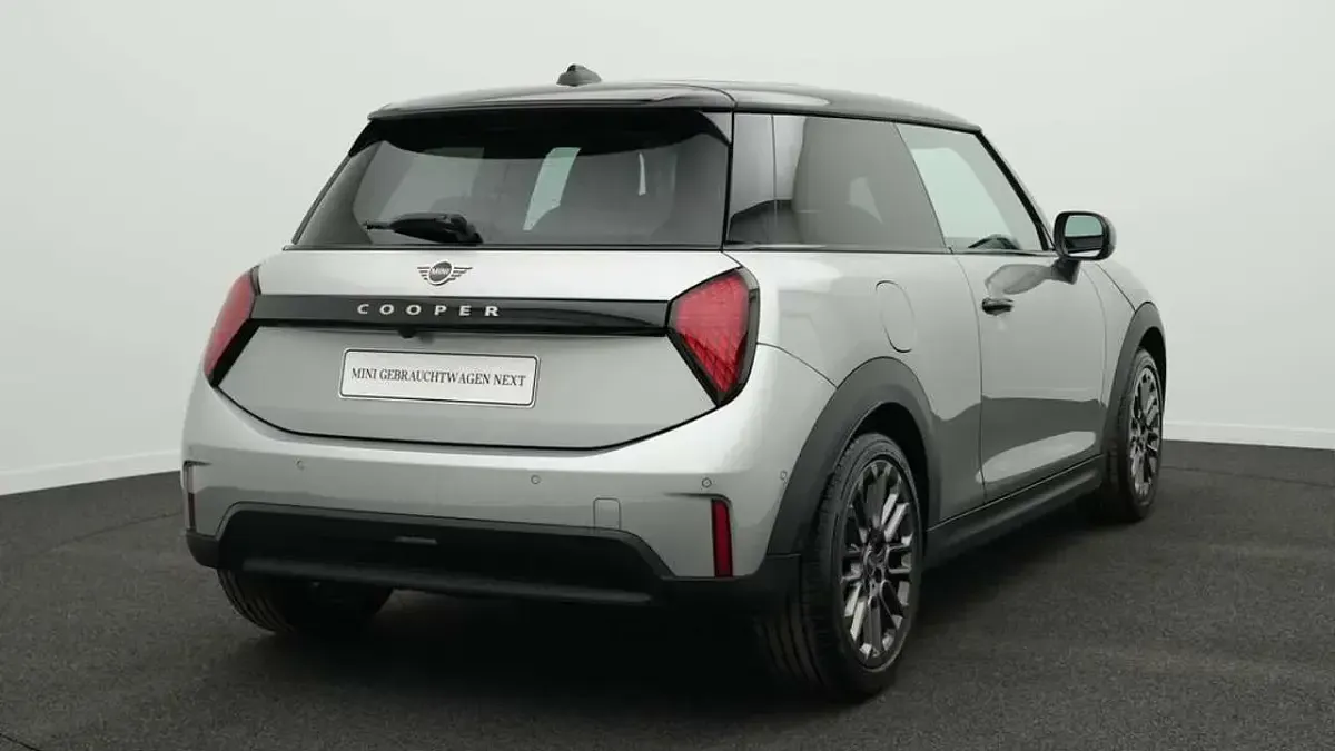 Gebraucht Mini Cooper Classic 156 PS (114 kW) 2024 Grau Kleinwagen
