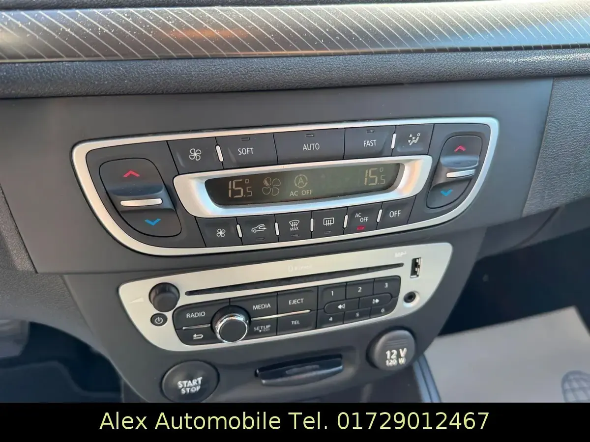Gebraucht Renault Mégane GrandTour Initiale Paris 132 PS (97 kW) 2013 Grau Kombi