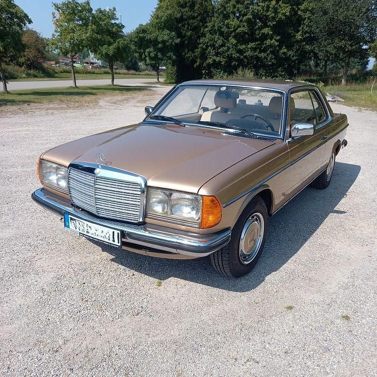 Gold Gebraucht 1981 Mercedes 230 Coupé | 10.200 € - Bild 1/4