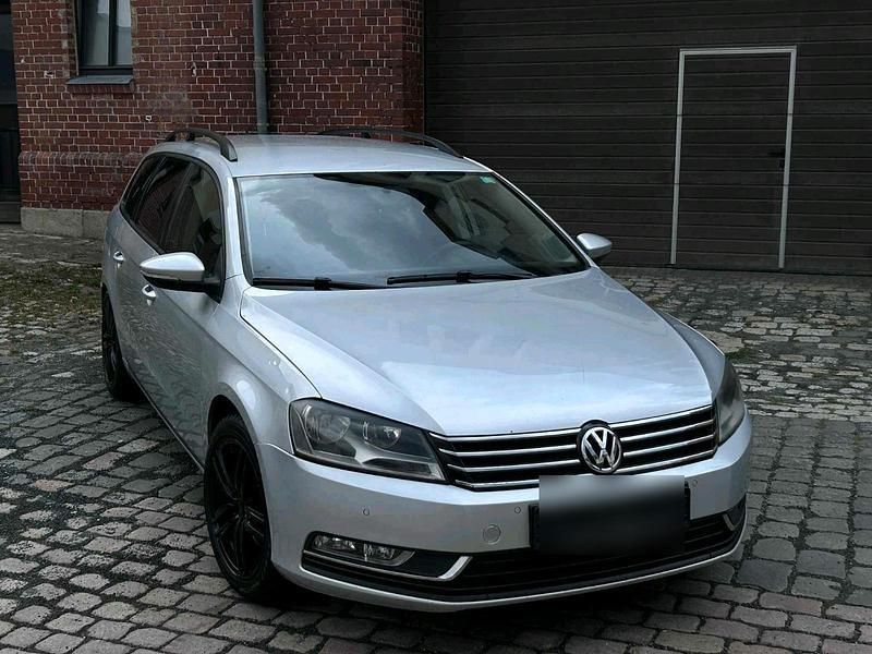 Silber Gebraucht 2013 VW Passat Kombi | 4.550 € (Superpreis) - Bild 1/4