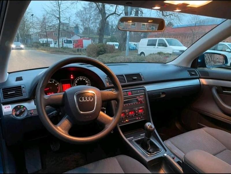 Gebraucht Audi A4 131 PS (96 kW) 2005 Blau Limousine