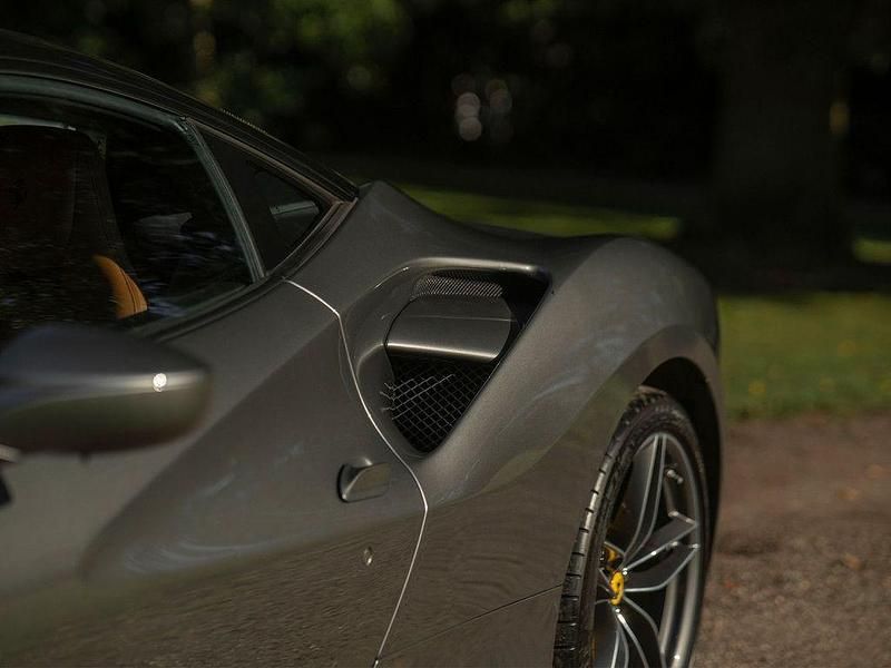 Gebraucht Ferrari 488 672 PS (494 kW) 2016 Grau