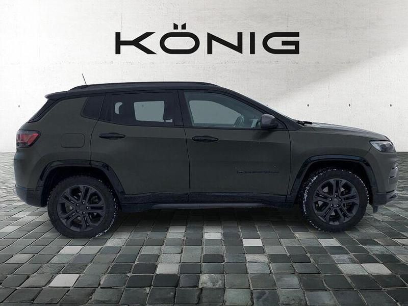 Gebraucht Jeep Compass 180 PS (132 kW) 2022 Mattzweifarblackierung mimet SUV