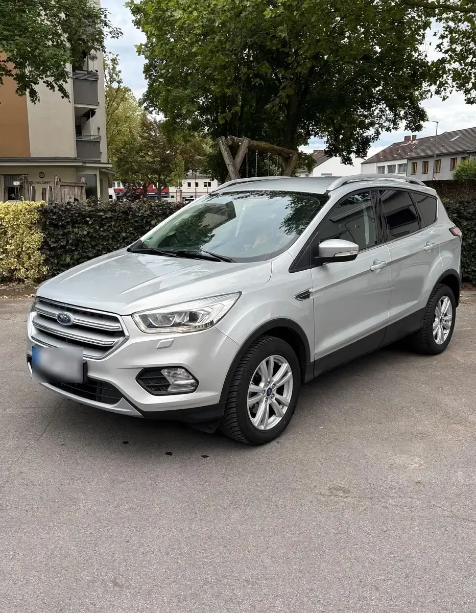 Gebraucht Ford Kuga Titanium 150 PS (110 kW) 2019 Silber SUV