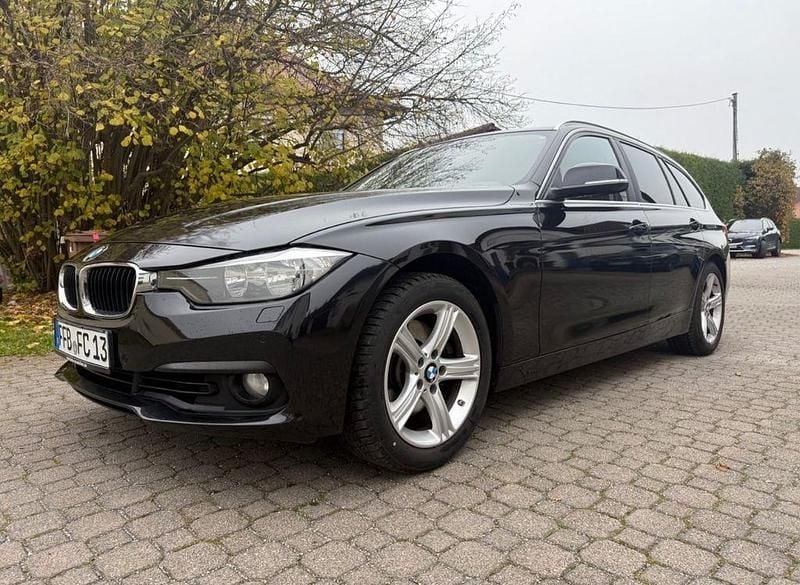 Schwarz Gebraucht 2017 BMW 325 Limousine | 14.999 € (Fairer Preis) - Bild 1/4