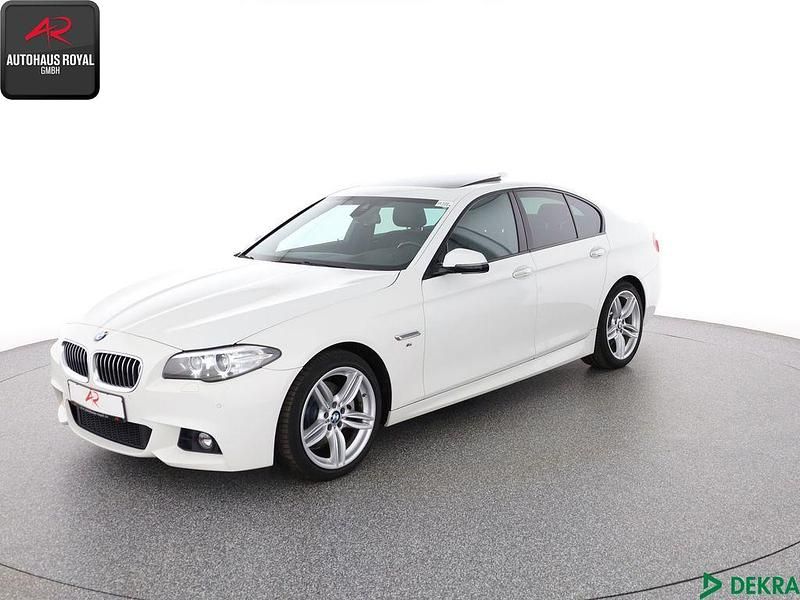 Weiß Gebraucht 2016 BMW 520 M Sport Limousine | 25.880 € - Bild 1/4