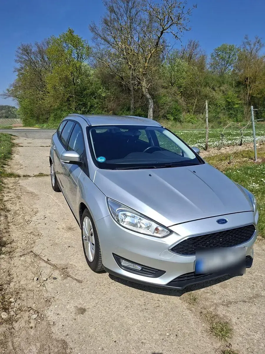 Brugt Ford Focus Trend 120 HK (88 kW) 2017 Grå Sedan