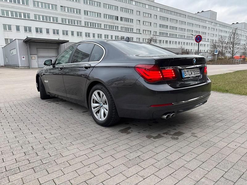 Gebraucht BMW 730 258 PS (189 kW) 2014 Grau Limousine