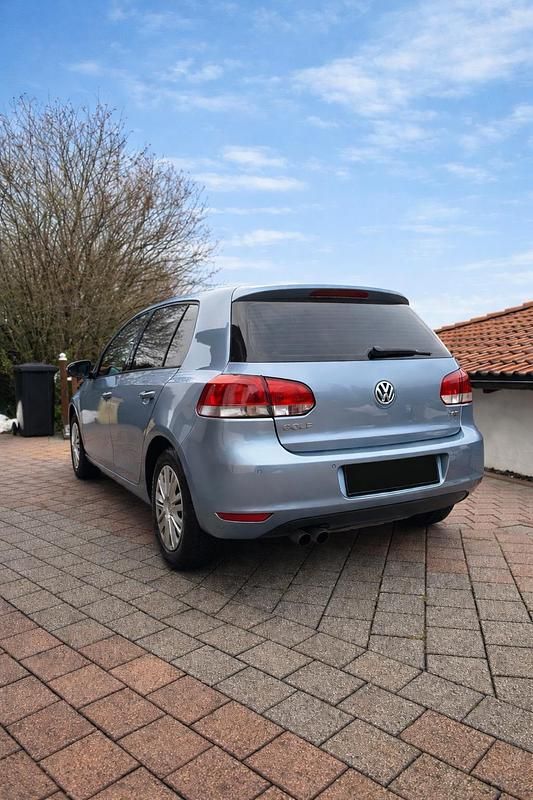 Gebraucht VW Golf VI 122 PS (89 kW) 2010 Blau Kleinwagen