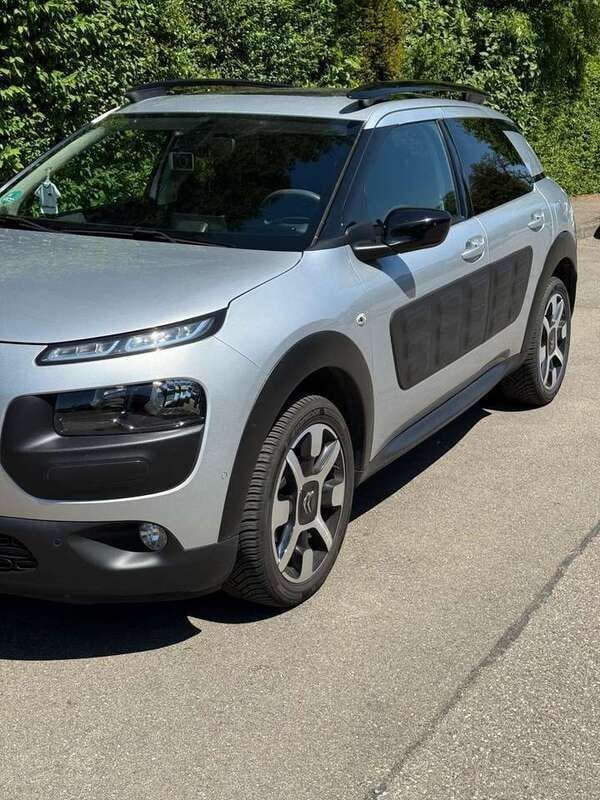 Silber Gebraucht 2017 Citroën C4 Cactus PureTech Kleinwagen | 8.300 € (Guter Preis) - Bild 1/4