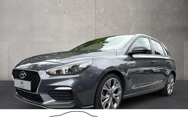 Grau Gebraucht 2020 Hyundai i30 N Line Limousine | 19.990 € (Fairer Preis) - Bild 1/4