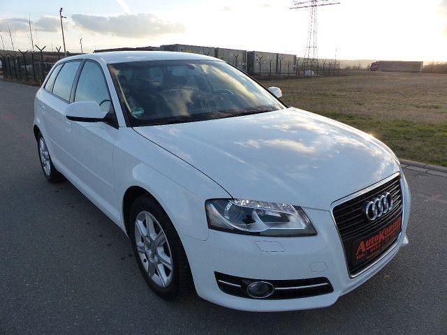 Gebraucht Audi A3 Ambiente 125 PS (91 kW) 2010 Ibisweiss Kleinwagen